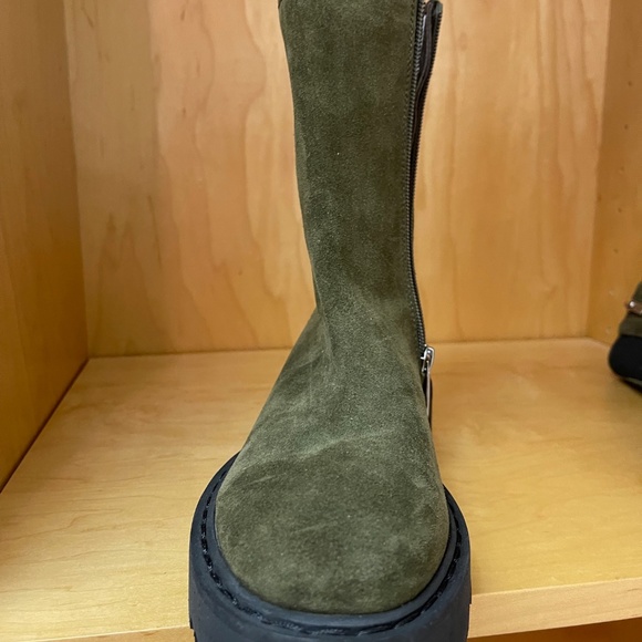 NEW ***Aquatalia*** HENSLEY Green Suede Water Resistant Bootie Size 7.5 - Picture 6 of 9